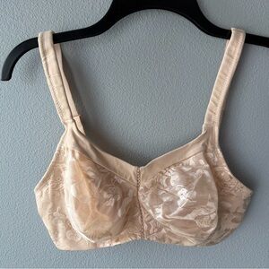 Wacoal nude tan Awareness Full Figure Seamless Wirefree soft cup Bra Women’s 36D